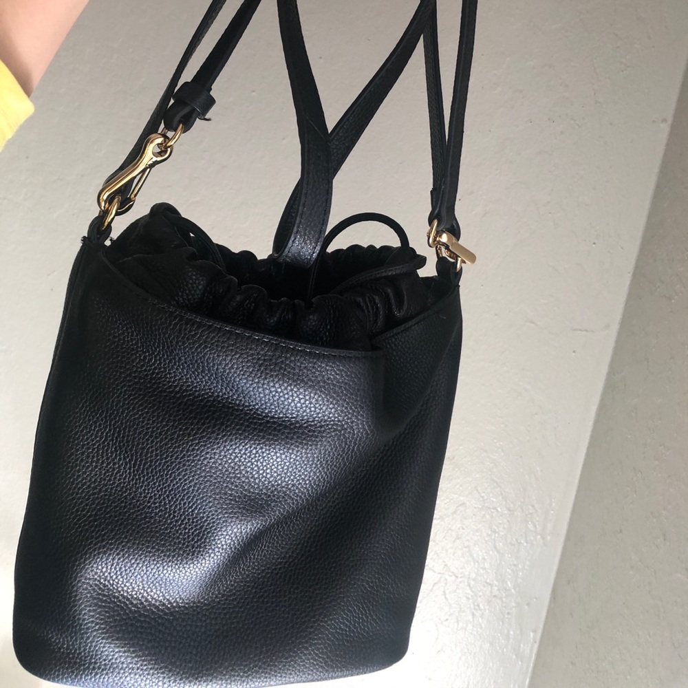 Vince Camuto Bucket Mandi Bag